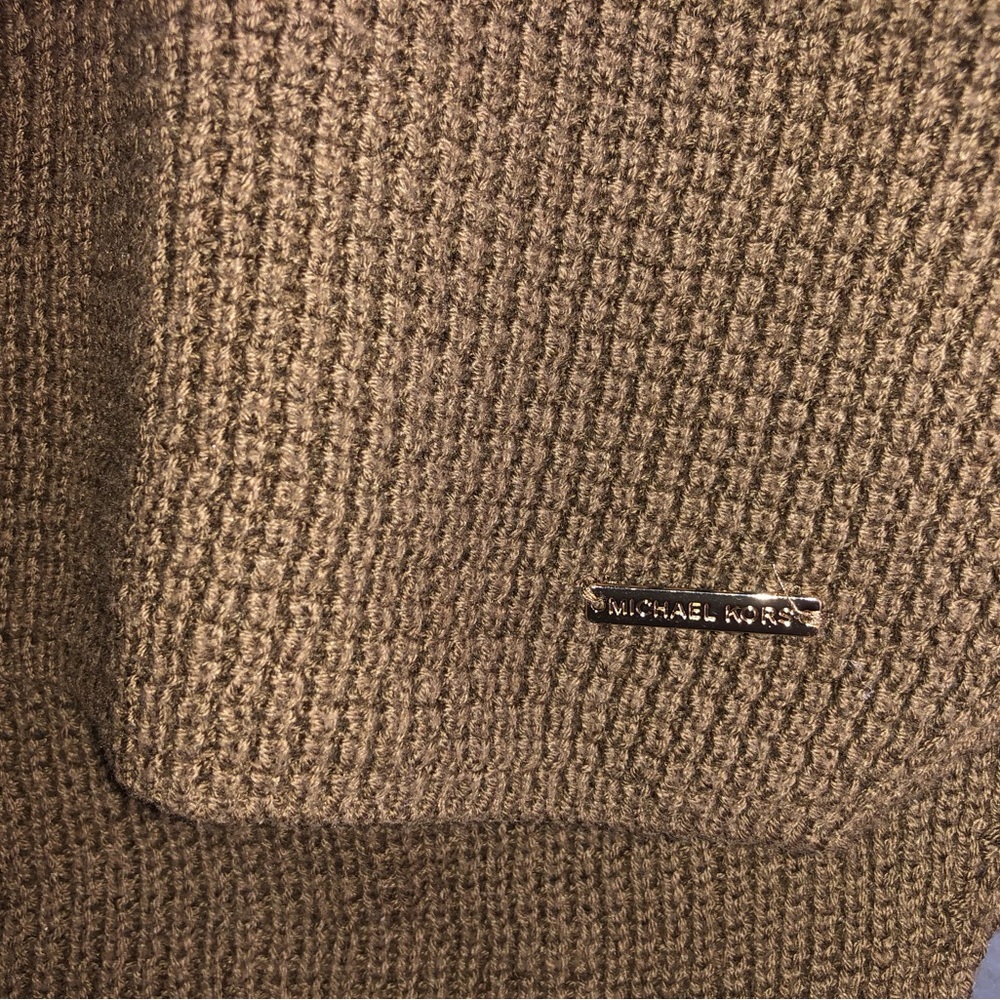 Michael Kors Cozy olive green Turtleneck Sweater - Picture 5 of 10